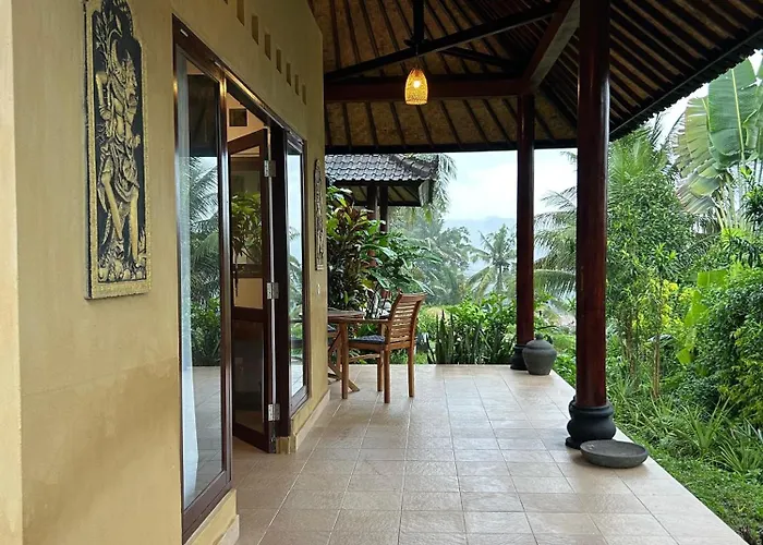Bed & Breakfast Rumah Tenun 3*