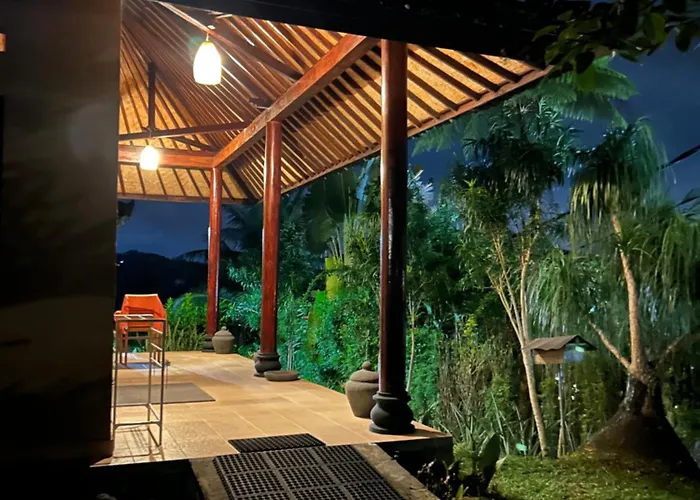 Rumah Tenun Karangasem